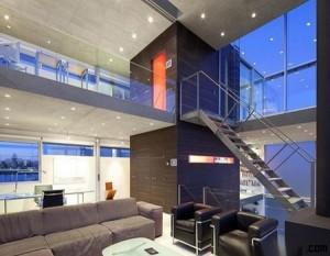 2 Vivienda cubierta de grandes ventanales