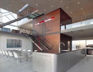 3 Vivienda cubierta de grandes ventanales