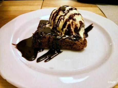 LU&CIA;: Una hamburguesa casera, casera. LU&CIA;: Una hamburguesa casera, casera.