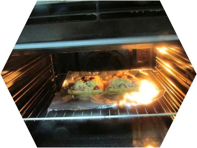 CANAPÉS - PIZZAS CON SALSA BARBACOA