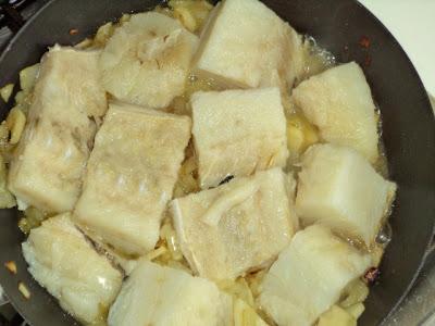 Bacalao Frito con Tomate