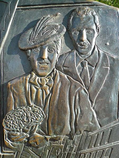 MONUMENTO A LOS SANTPERE, EN LA RAMBLA DE SANTA MÓNICA DE BARCELONA...14-10-2013...