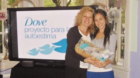 UNILEVER, a través de Dove, se une al esfuerzo global por hacer de la belleza una fuente de confianza y no de ansiedad DSC02048