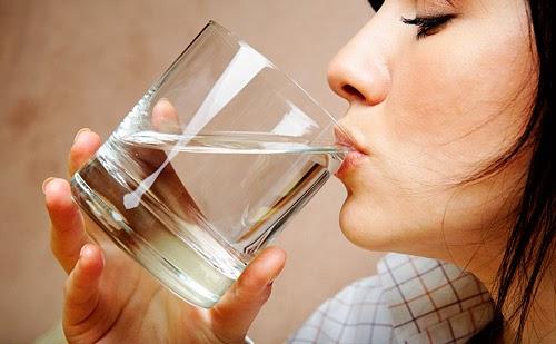 Secretos de Salud: beber agua en ayunas