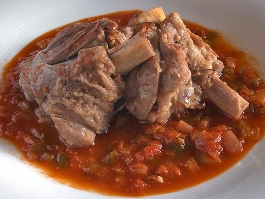 Jarretes de cordero al chilindrón
