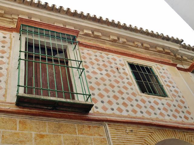 Iglesia de Santa María la Blanca (3): la fachada de la Calle Archeros.