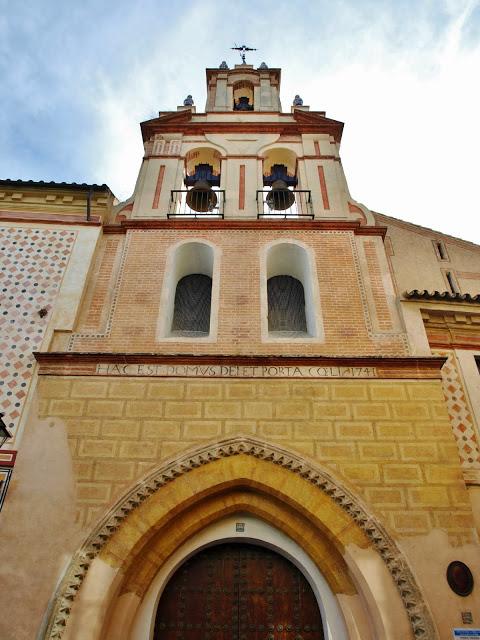Iglesia de Santa María la Blanca (2): la fachada principal.