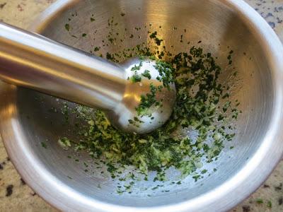 Pollo guisado a la importancia olla GM