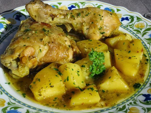 Pollo guisado a la importancia olla GM