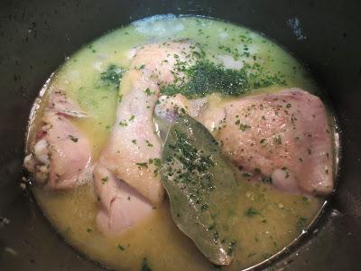 Pollo guisado a la importancia olla GM