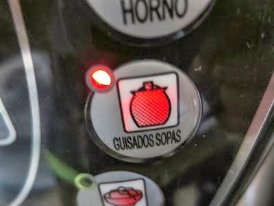 Pollo guisado a la importancia olla GM