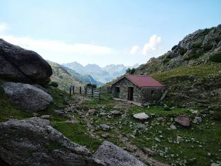 Ruta al Ibón de Estanés desde Guarrinza