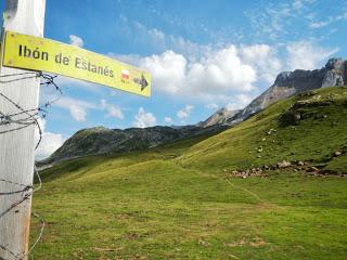 Ruta al Ibón de Estanés desde Guarrinza