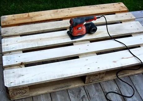 DIY....UNA MESA DE CENTRO CON UN PALLET DIY....UNA MESA DE CENTRO CON UN PALLET