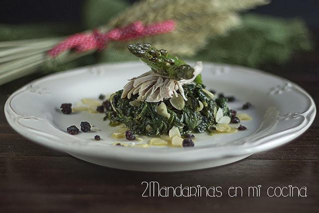 Espinacas con pasas, almendras y Flora ProActiv. #ReduceTuColesterol