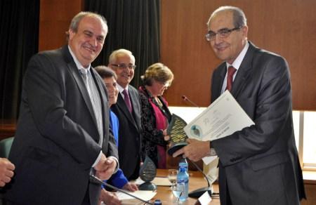 Luis Callejón recibe Premio ISTUR de manos Rector UPM