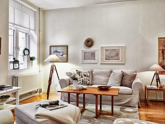 COBIJADOS EN UN DIMINUTO APARTAMENTO