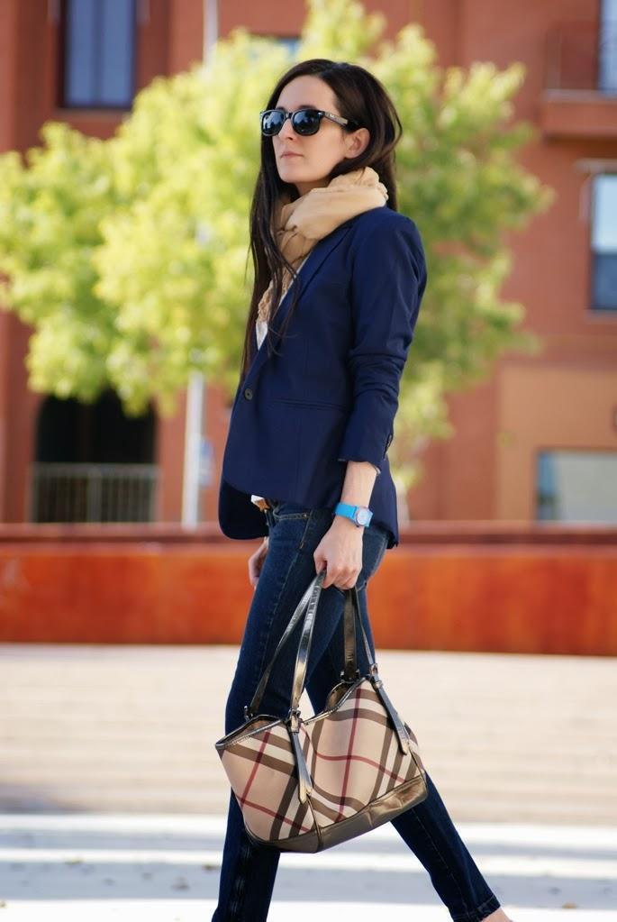 CASUAL IN NAVY:Shirt/camiseta: Pull&Bear, Blazer/Amer...