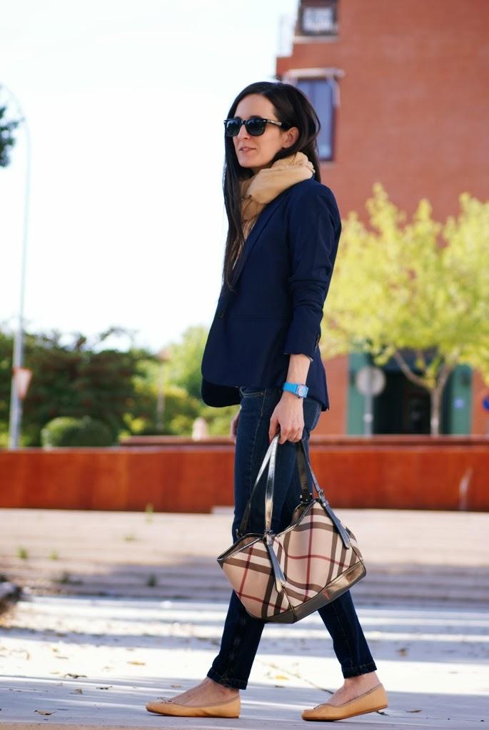 CASUAL IN NAVY:Shirt/camiseta: Pull&Bear, Blazer/Amer...