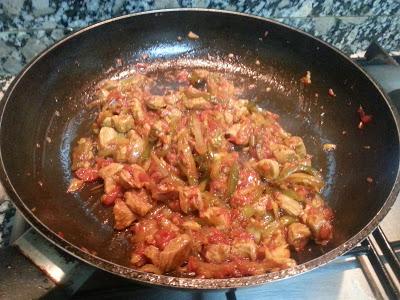 Salteado de cordero y verduras con arroz bashmati