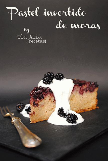 Pastel invertido de moras