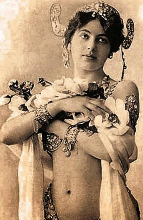 Margaretha Geertruida Zelle - Mata Hari