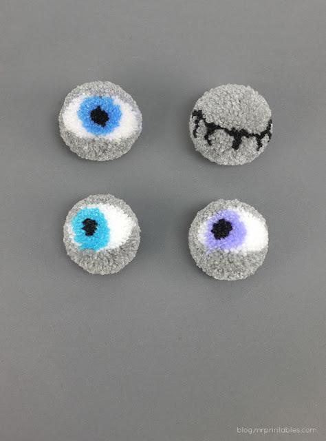 POMPONES DE HALLOWEEN