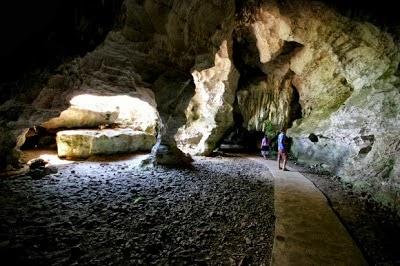CUANDO LOS GIGANTES CAMINARON A TRAVES DE LAOS-LA LLANURA DE LAS JARRAS