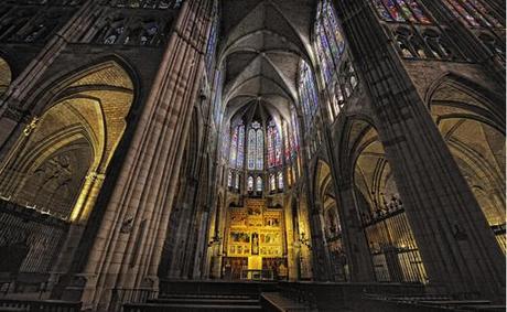 INTERIORES-CATEDRAL-DE-LEON-a29565566 LA CATEDRAL DE LÉON, PARA NOSOTROS…LA MEJOR DE ESPAÑA