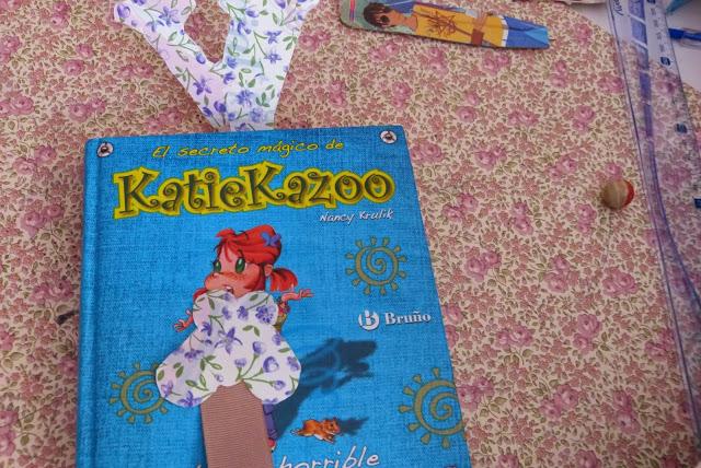 DIY PARA NIÑOS: MARCAPAGINAS CON INICIAL