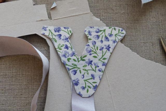 DIY PARA NIÑOS: MARCAPAGINAS CON INICIAL