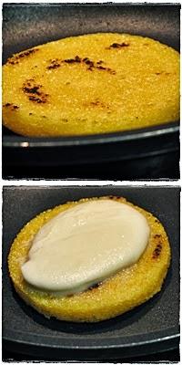 Tosta de Polenta con Huevo de Mostaza, Mozarella y Bacon Crujiente.