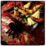 ESCOBAS DE BRUJA DE QUESO CON CEBOLLINO PARA HALLOWEEN Foto 18-10-13 19 18 42