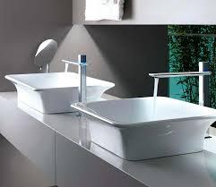 Dos lavabos en el baño