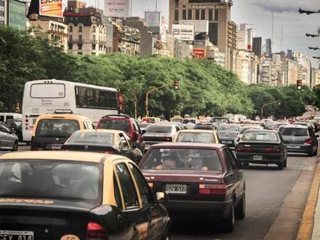 Vivir cerca de las calles con tráfico incrementa el riesgo de asma infantil Salud respiratoria