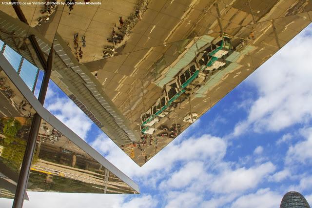 Barcelona (Sant Martí-Nuevo Mercat d´Els Encants): Reflejos