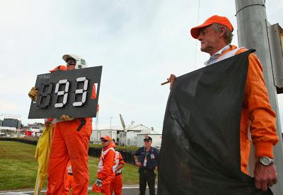 Sueño real para Lorenzo, bandera negra para Honda