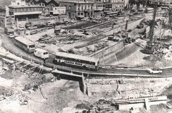 Barcelona - Metro Lesseps - A tiro Limpio (1963)...20-10-2013...