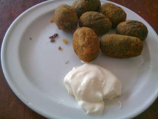 Croquetas de calamar en su tinta