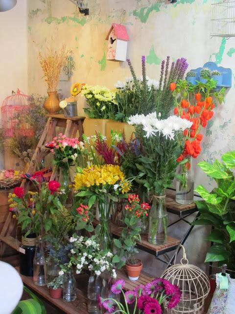 Una tienda de flores.....