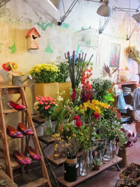 Una tienda de flores.....