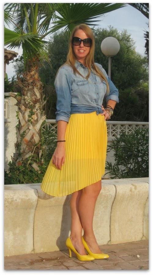 Yellow in my Skirt