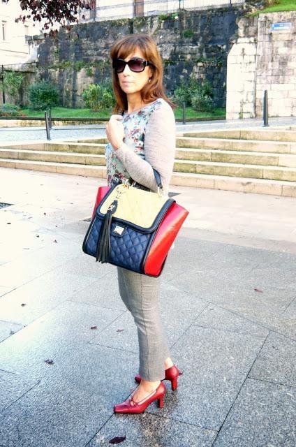 MIS LOOKS  - GRISES Y ROJOS
