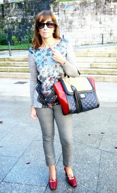 MIS LOOKS  - GRISES Y ROJOS