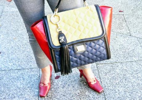 MIS LOOKS  - GRISES Y ROJOS