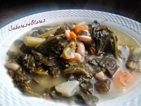 CALDO DE BERZA  Y TORTILLA DE  PATATA  ---CUMPLIENDO PETICIONES  Y LA COSECHA DE ESTE AÑO DE MI HUERTA ........