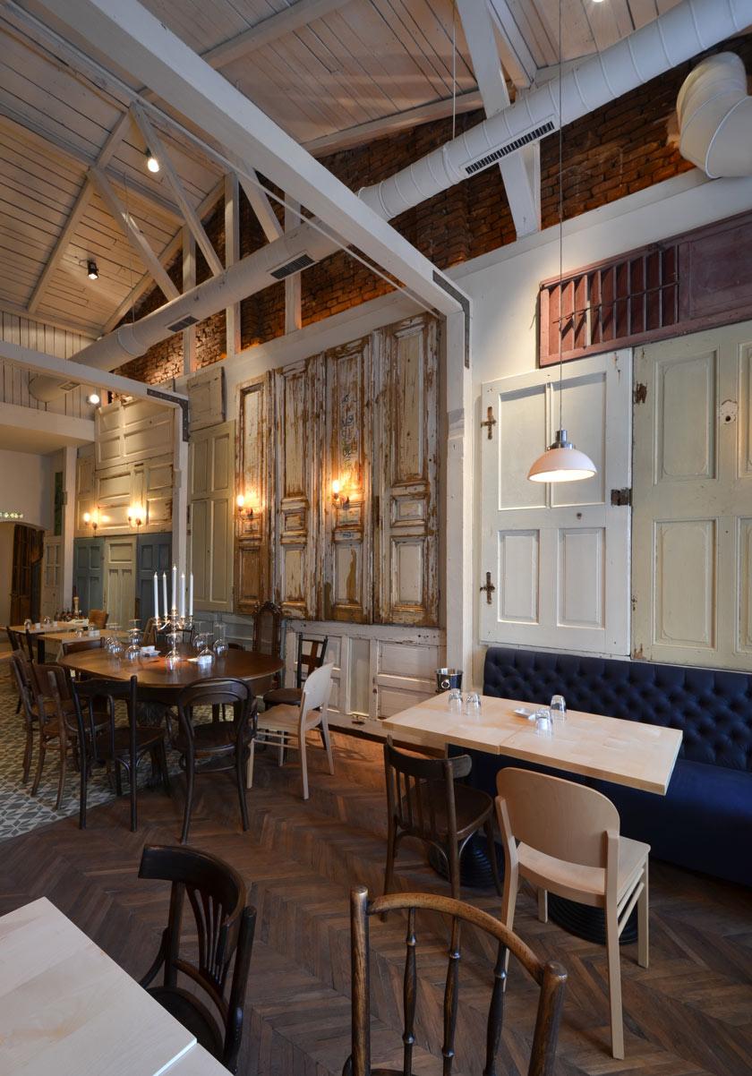 Bon, una llamada a tu puerta en pleno centro de Bucarest