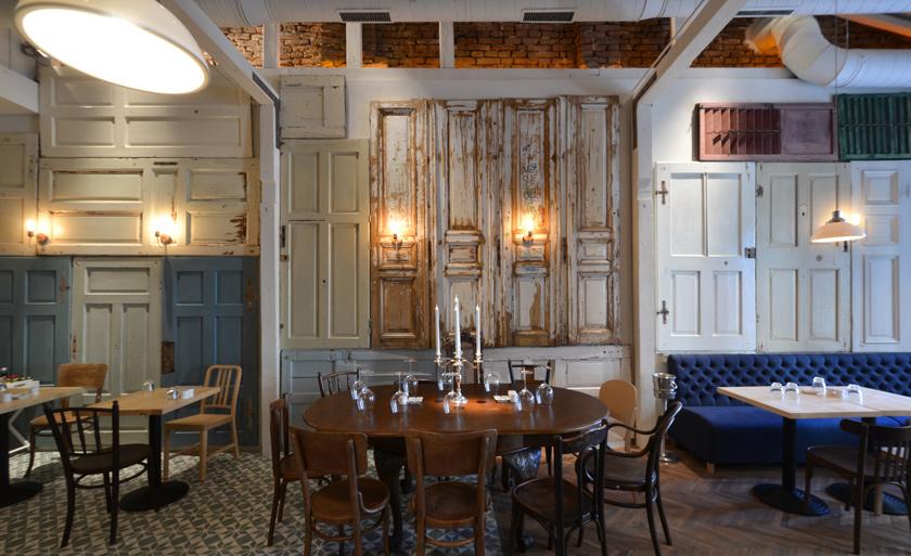 Bon, una llamada a tu puerta en pleno centro de Bucarest