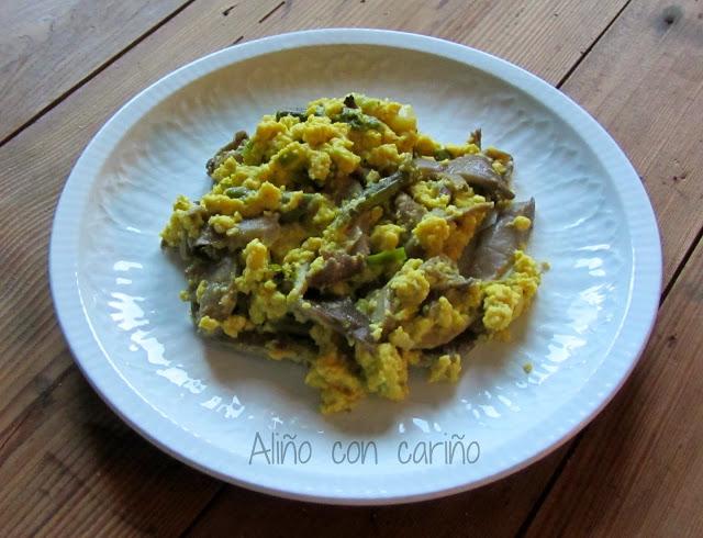 REVUELTO DE ESPÁRRAGOS, SETAS Y PUERROS A LA TRUFA