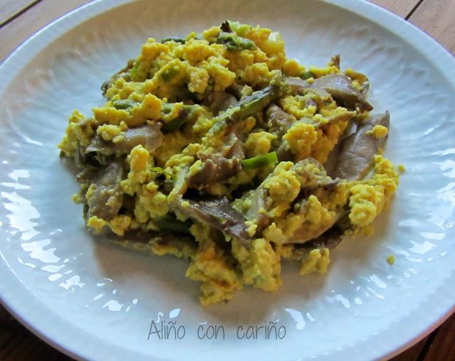 REVUELTO DE ESPÁRRAGOS, SETAS Y PUERROS A LA TRUFA